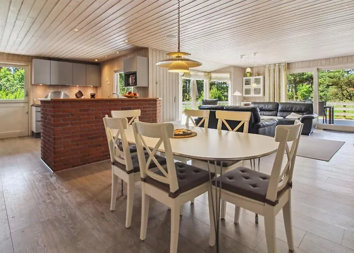 Harthwik - 1km From The Sea By Interhome *