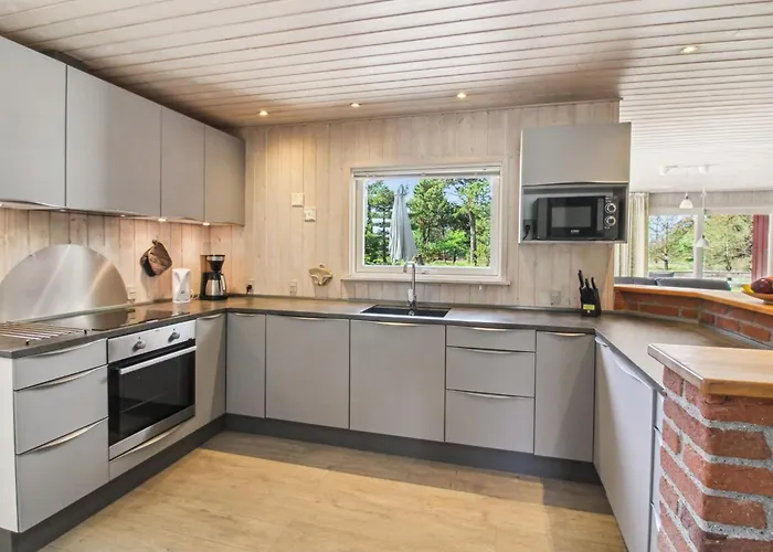 Harthwik - 1km From The Sea By Interhome